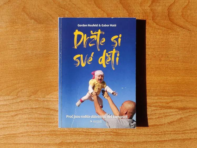 Držte si své děti