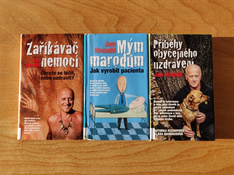 Zaříkávač nemocí. Mým marodům. Příběhy obyčejného uzdravení