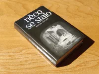 Něco se stalo - Image 1