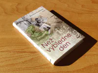 Než vybledne den - Image 1